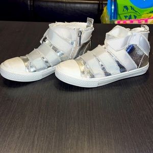 Kidpik tennis shoes- size 3! Brand new!